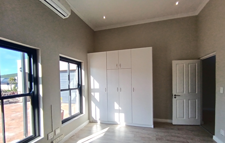 To Let 4 Bedroom Property for Rent in Atlantic Beach Golf Estate Western Cape